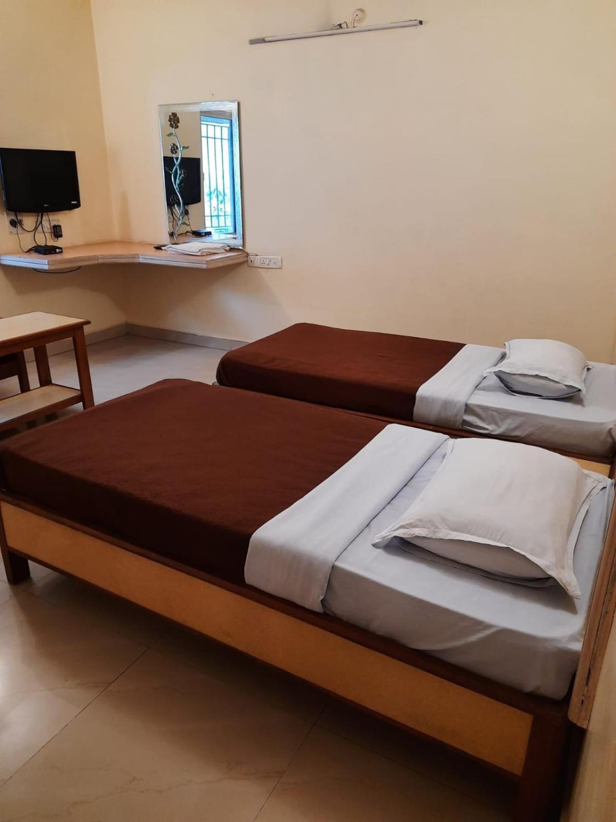 Hotel Gunrock Manor Secundurabad Esterno foto